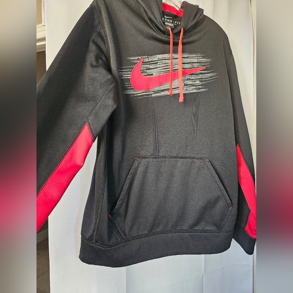 Nike therma fit red and black Hoodie size‎ large - Picture 6 of 7